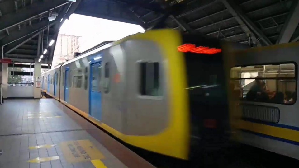 Trains meetup at Libertad station